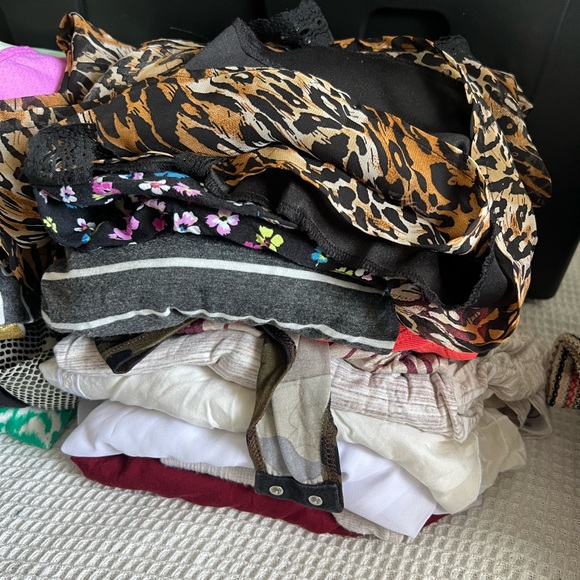 **MYSTERY BOX SALE** 10+items guaranteed. Madewell free people boutique - Picture 12 of 15